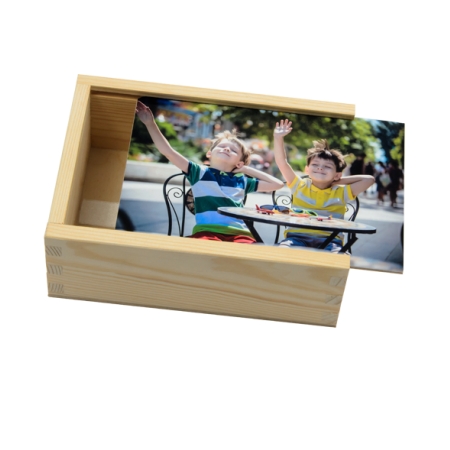 Drewniane pudełko ze zdjęciem na zasuwce na odbitki 10x15